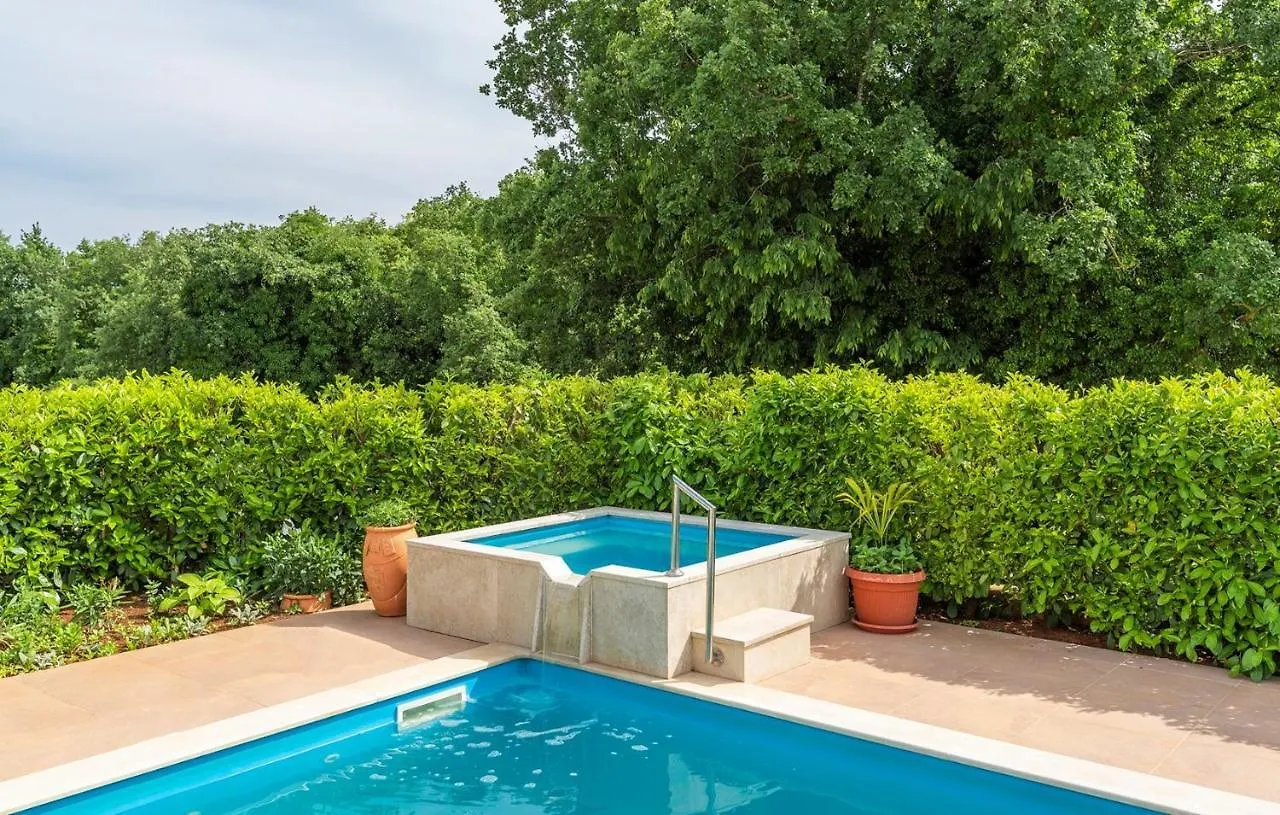 Apartment Complex Villa Visnjan With Pool بيت ضيافة