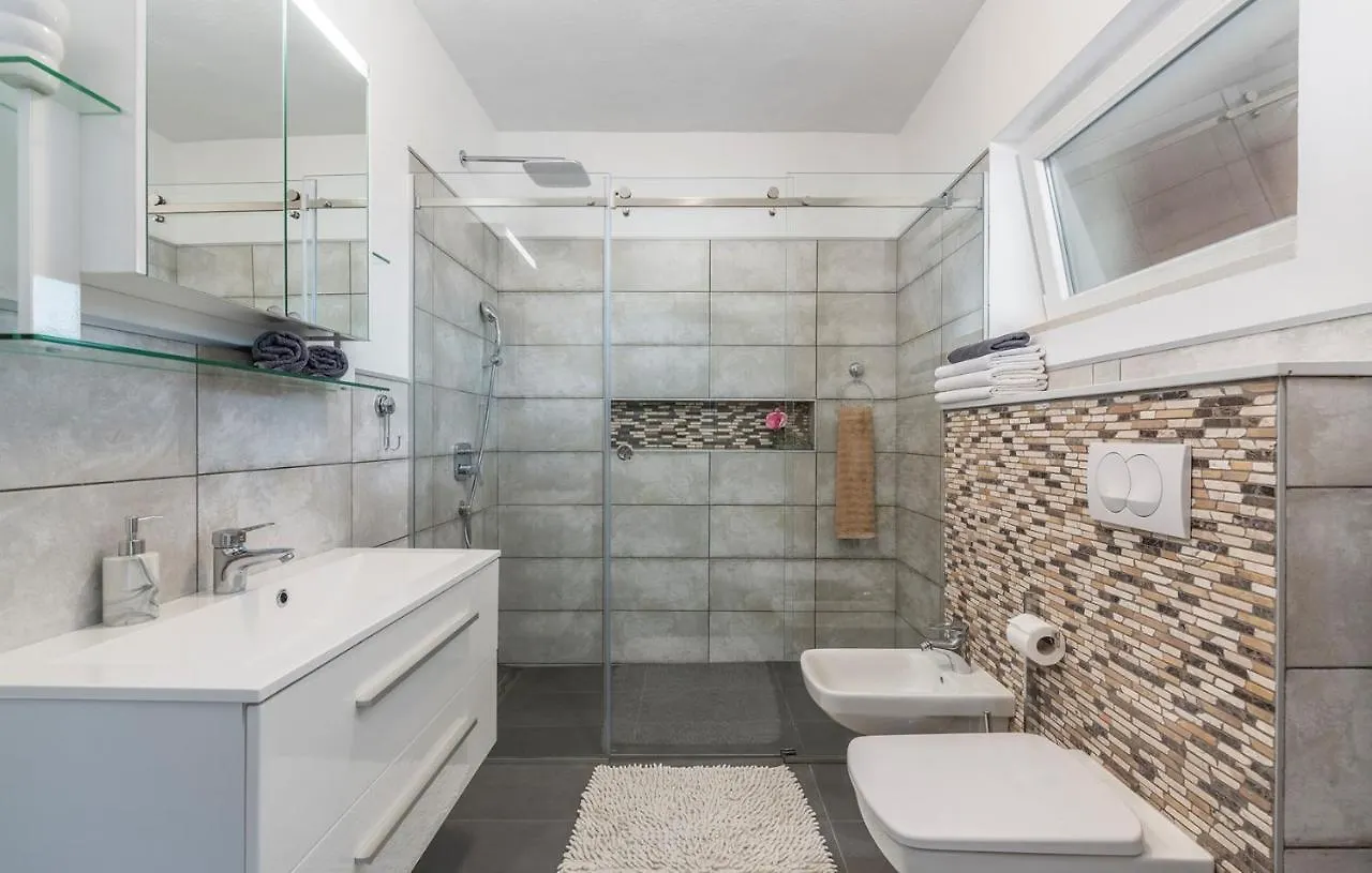 Apartment Complex Villa Visnjan With Pool 3*,  كرواتيا