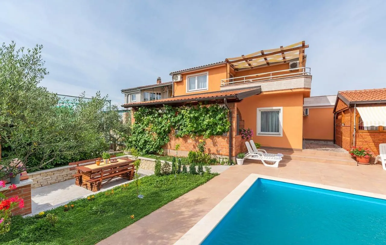 بيت ضيافة Apartment Complex Villa Visnjan With Pool